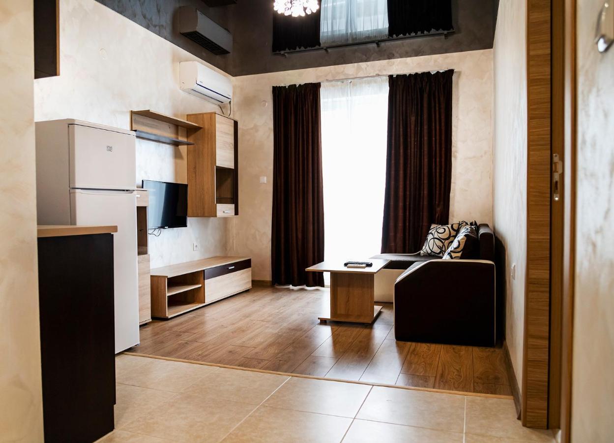 Family Hotel - City Hotel Yambol Buitenkant foto