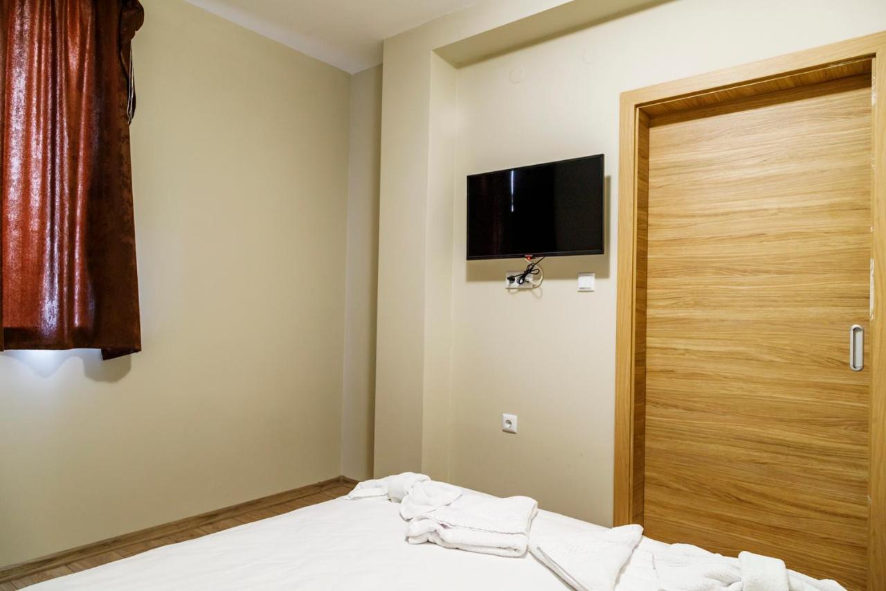 Family Hotel - City Hotel Yambol Buitenkant foto