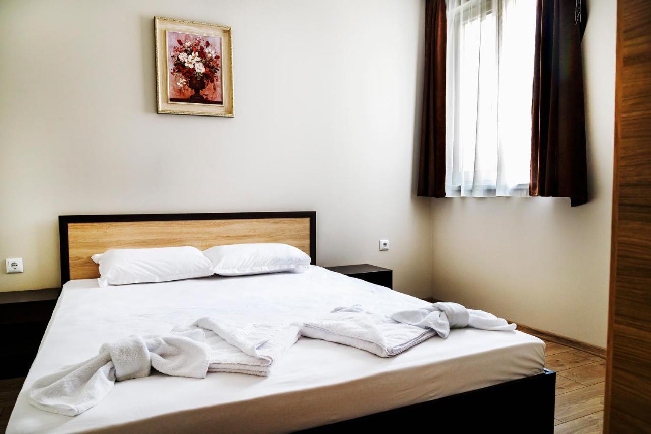 Family Hotel - City Hotel Yambol Buitenkant foto