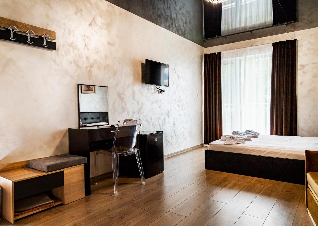 Family Hotel - City Hotel Yambol Buitenkant foto