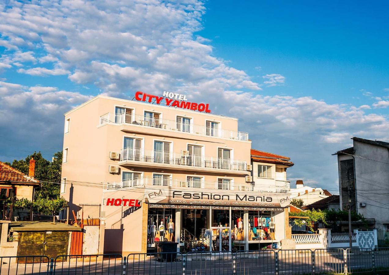 Family Hotel - City Hotel Yambol Buitenkant foto
